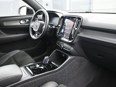 2022 Volvo XC40 T5 R-Design