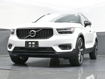 2022 Volvo XC40 T5 R-Design