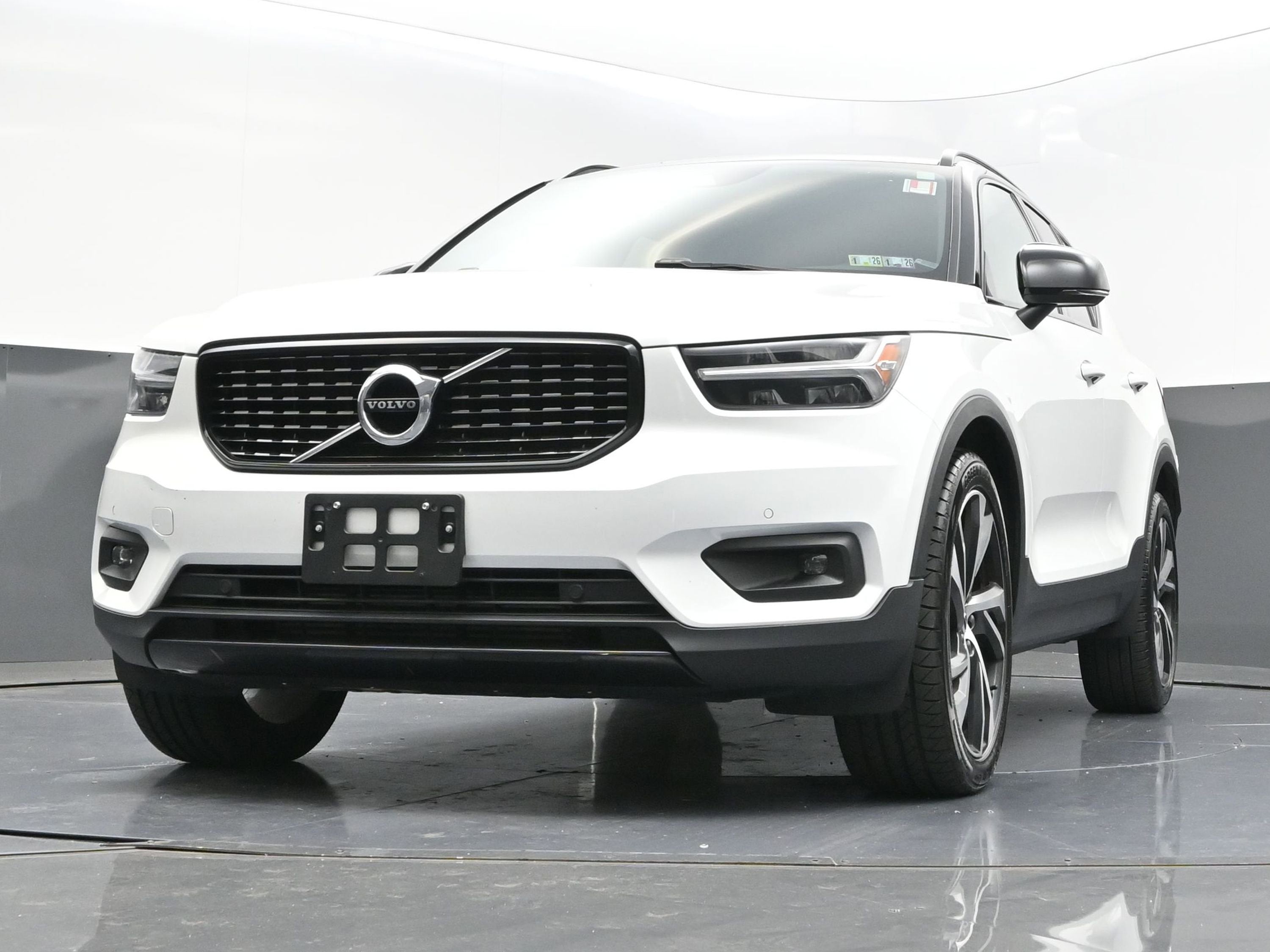 2022 Volvo XC40 T5 R-Design