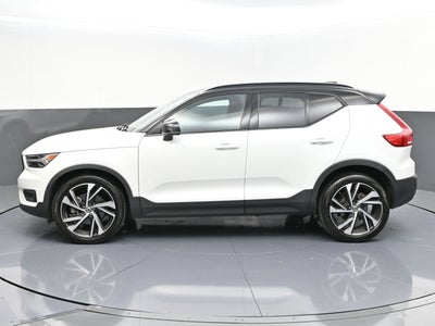 2022 Volvo XC40 T5 R-Design
