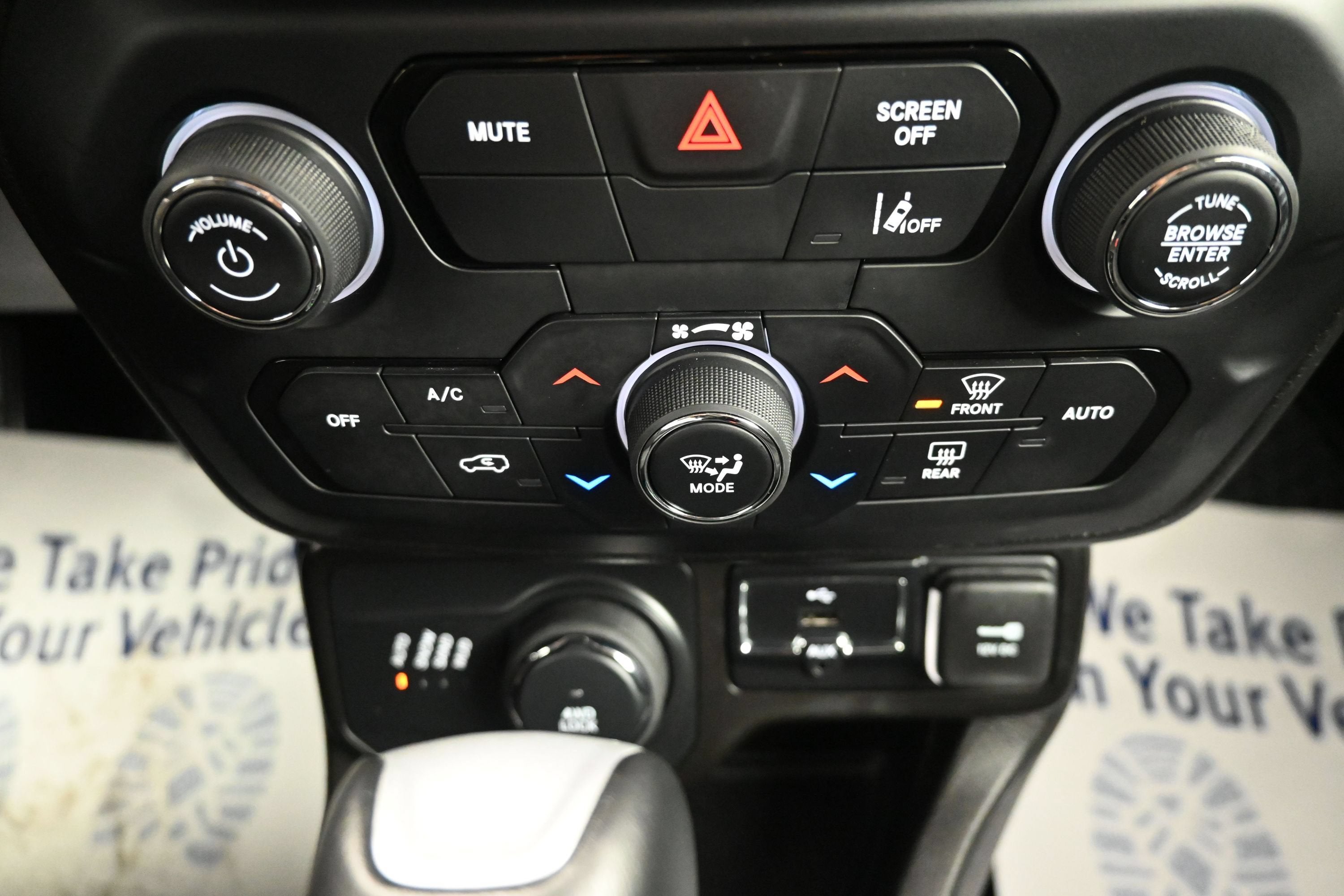 2023 Jeep Renegade Red Edition - Photo 17