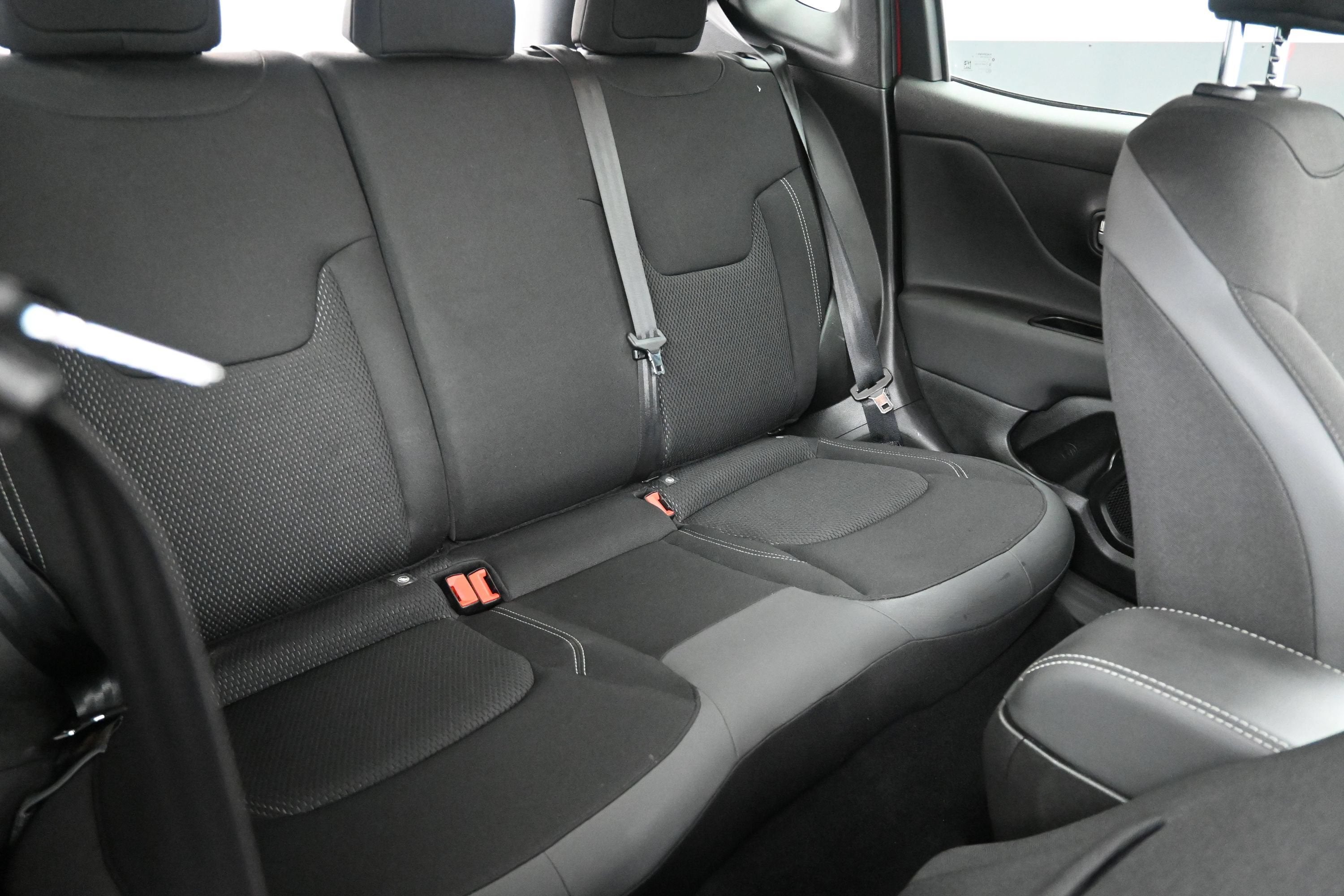 2023 Jeep Renegade Red Edition - Photo 29