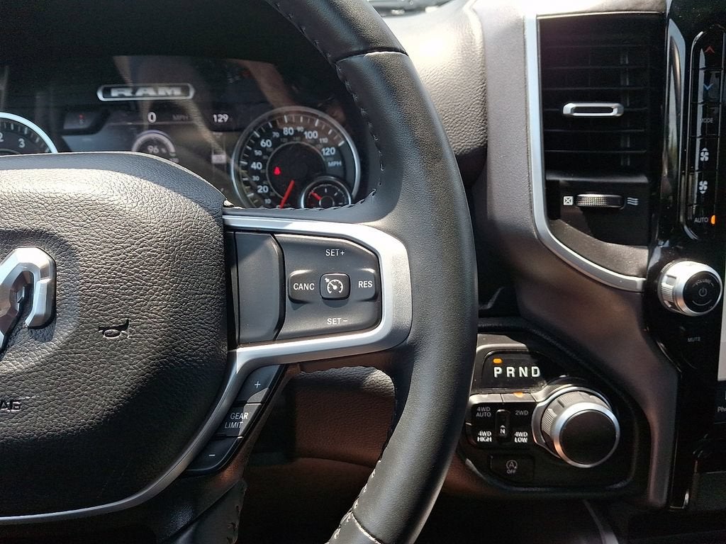 2023 RAM 1500 Big Horn Crew Cab 4x4 5'7" Box