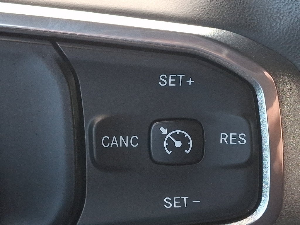 2023 RAM 1500 Laramie Crew Cab 4x4 5'7" Box
