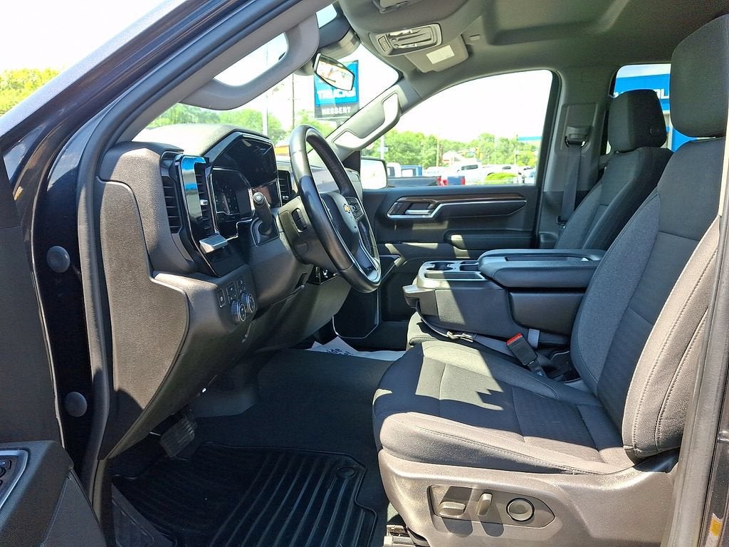 2023 Chevrolet Silverado 1500 LT (2FL)