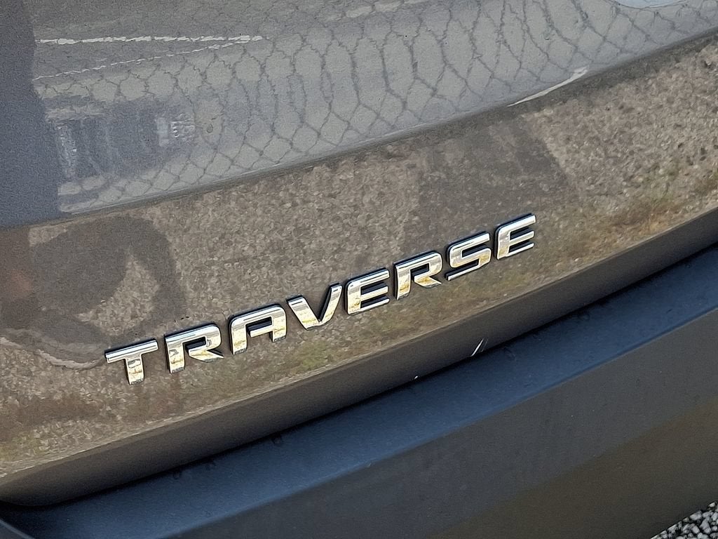 2021 Chevrolet Traverse LS - Photo 11