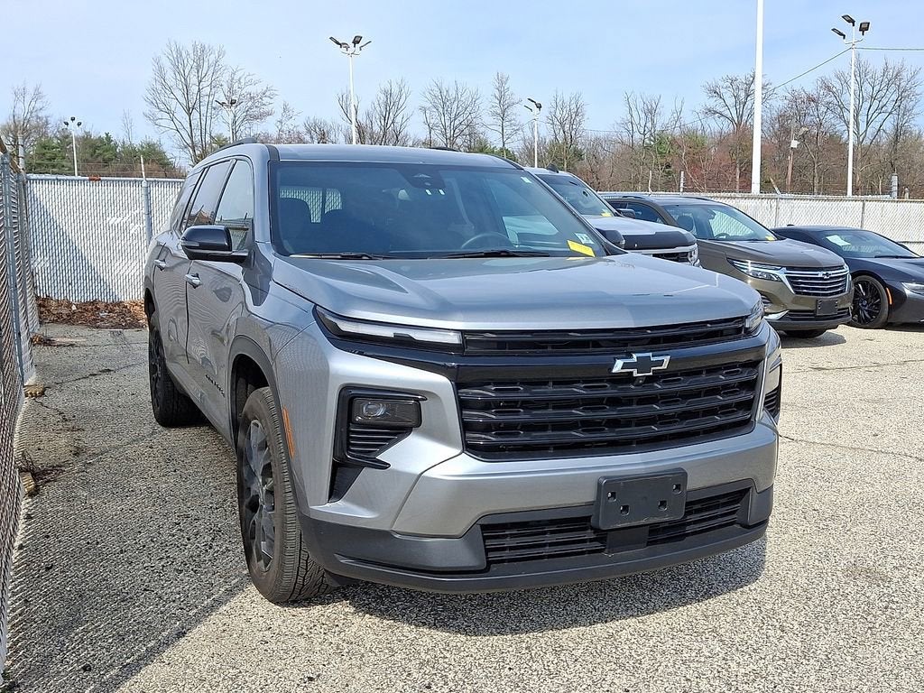 2024 Chevrolet Traverse LT