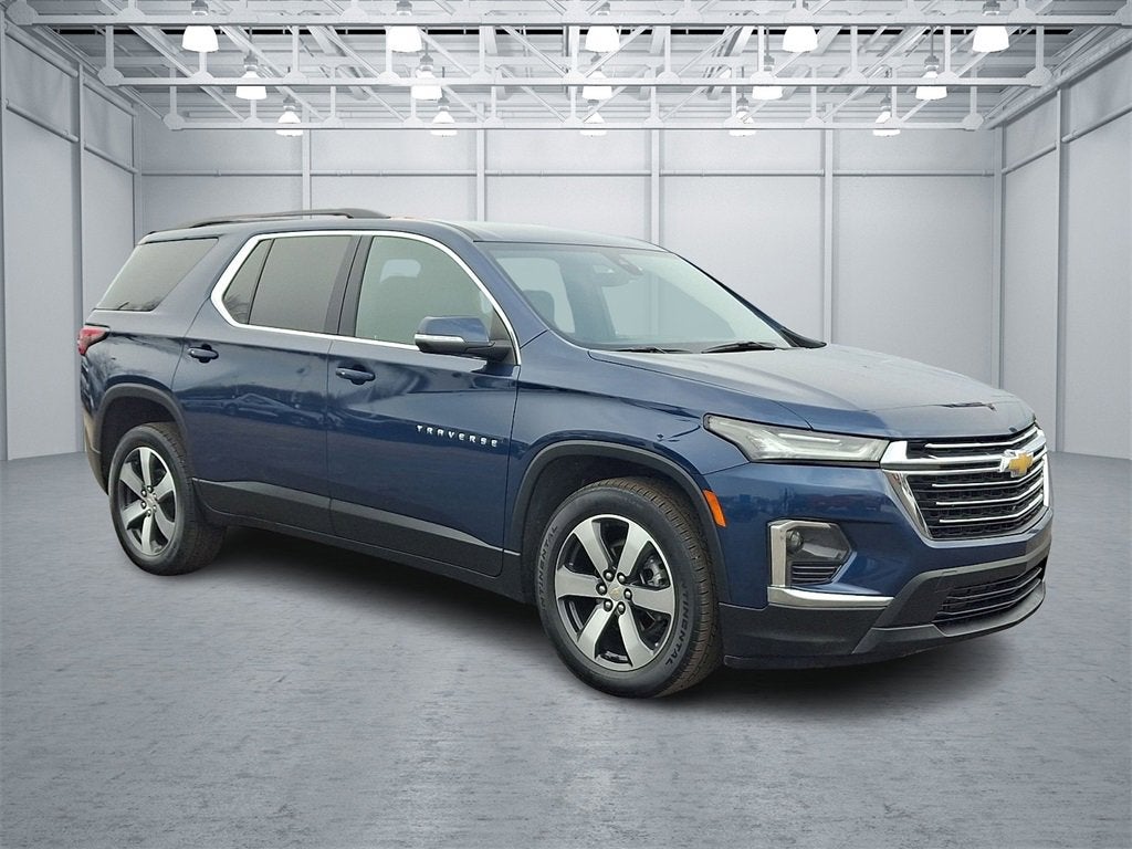 2023 Chevrolet Traverse LT Leather
