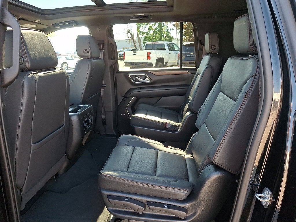 2023 Chevrolet Suburban High Country - Photo 12