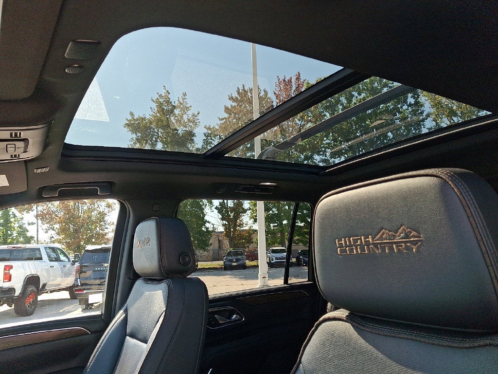 2023 Chevrolet Suburban High Country - Photo 16