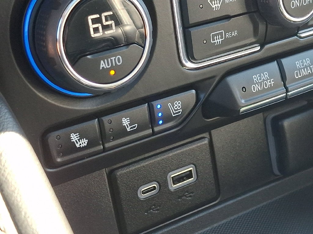2023 Chevrolet Suburban High Country - Photo 27