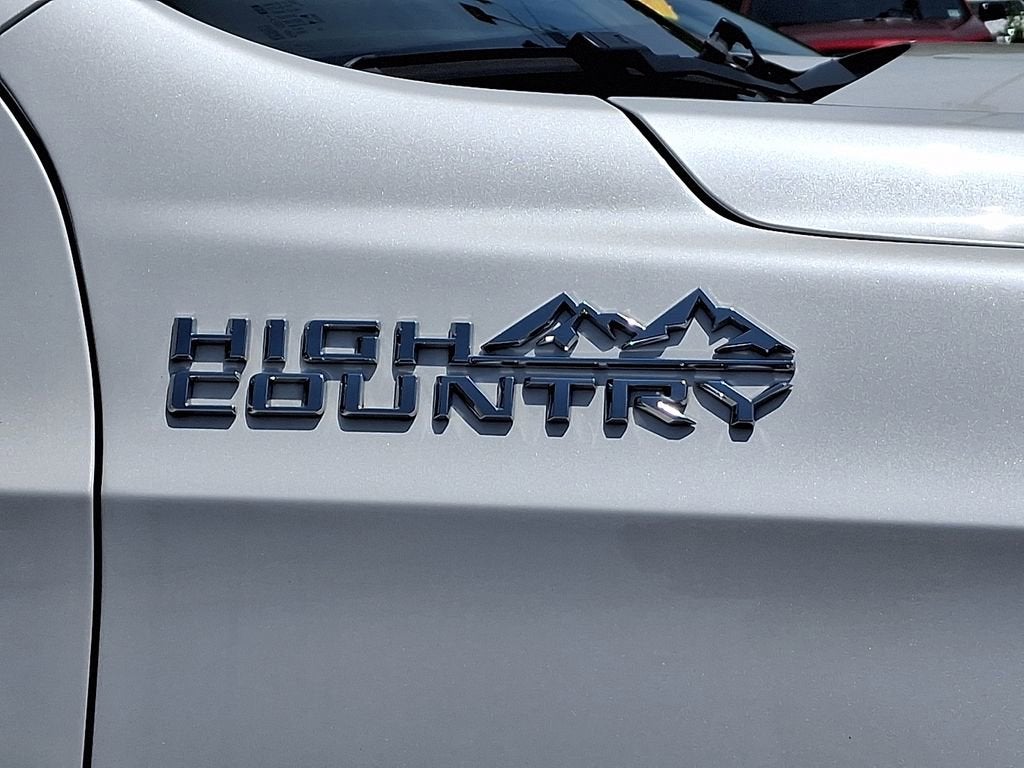 2023 Chevrolet Suburban High Country
