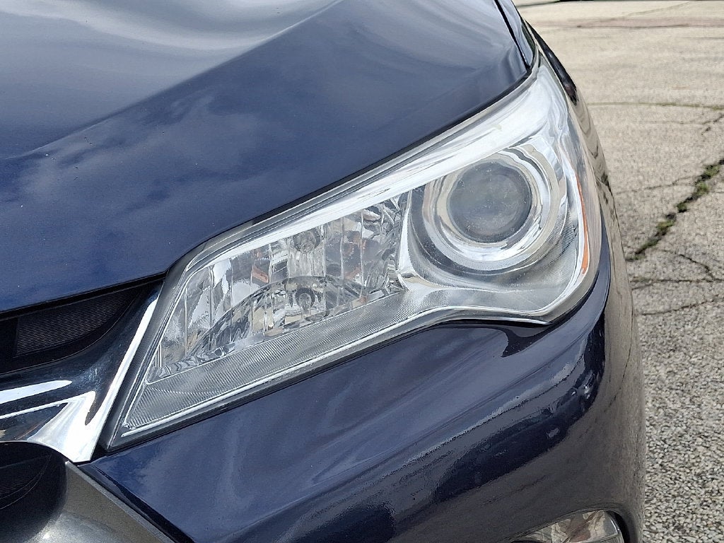 2015 Toyota Camry LE Hybrid - Photo 10
