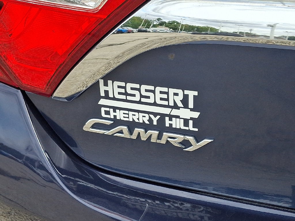 2015 Toyota Camry LE Hybrid - Photo 30
