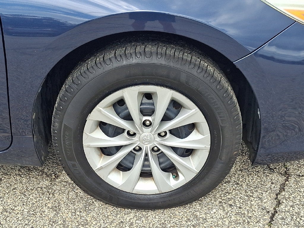 2015 Toyota Camry LE Hybrid - Photo 9