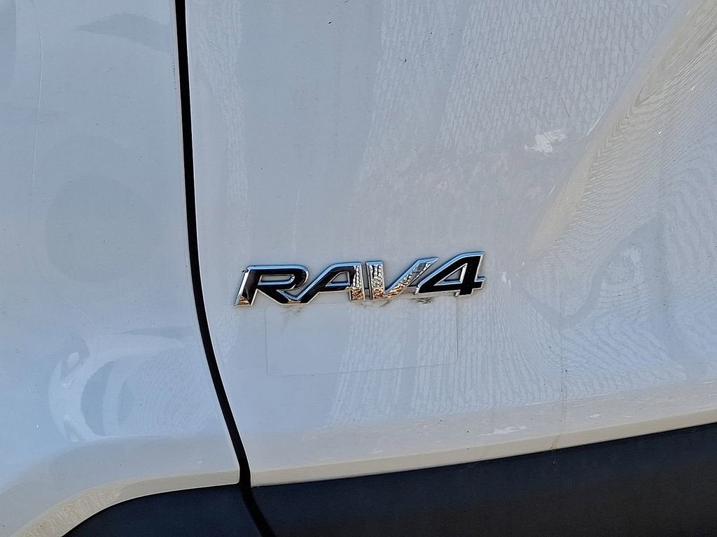 2020 Toyota RAV4 Hybrid LE