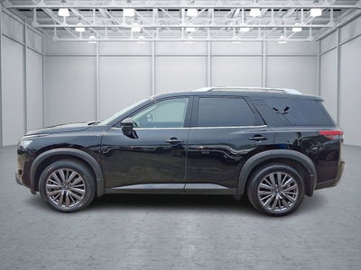 2023 Nissan Pathfinder SL 4WD
