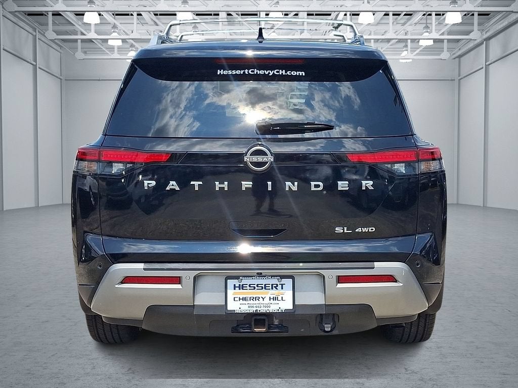 2023 Nissan Pathfinder SL 4WD