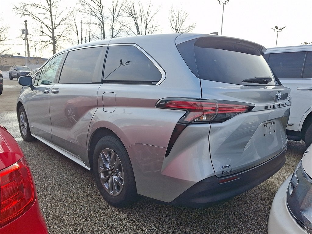 2021 Toyota Sienna XLE