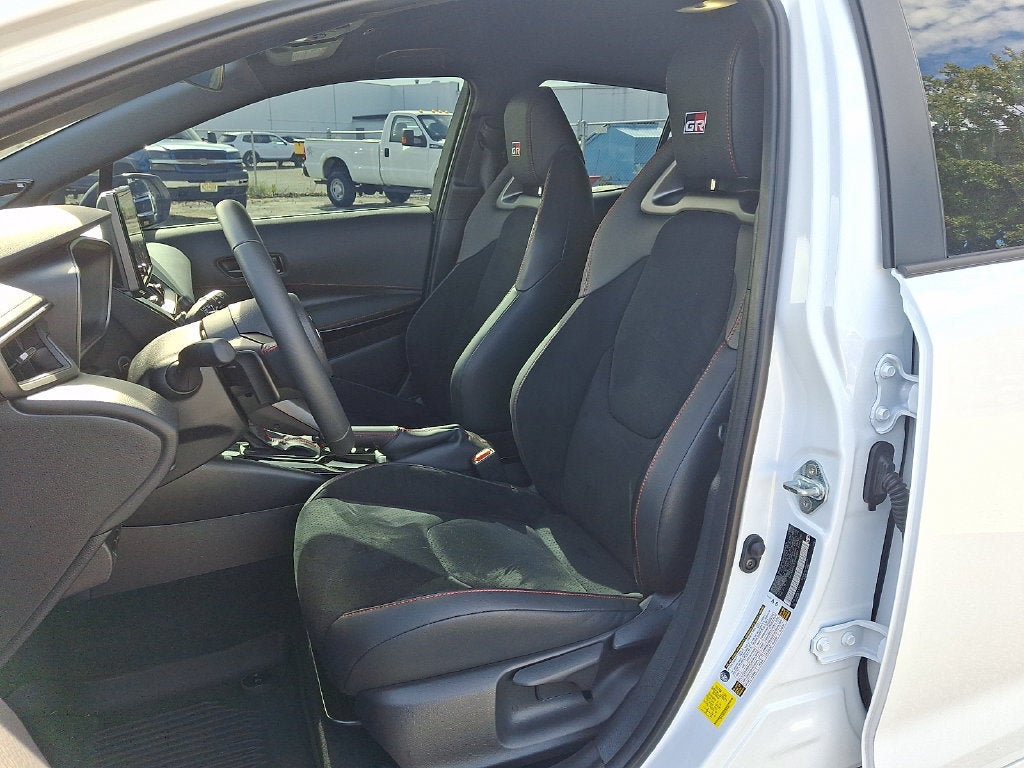 2026 Toyota GR Corolla - Photo 14