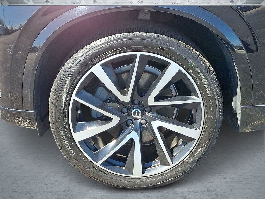 2022 Volvo XC90 T6 Momentum 7 Passenger