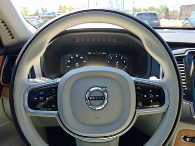 2022 Volvo XC90 T6 Momentum 7 Passenger