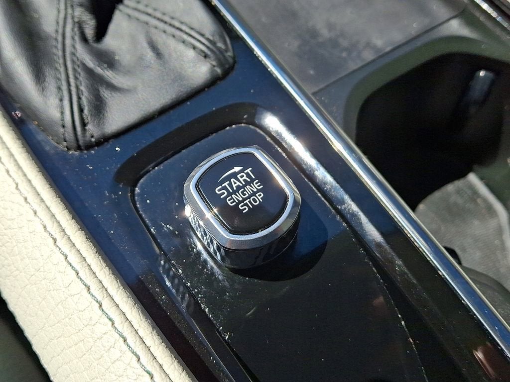 2022 Volvo XC90 T6 Momentum 7 Passenger