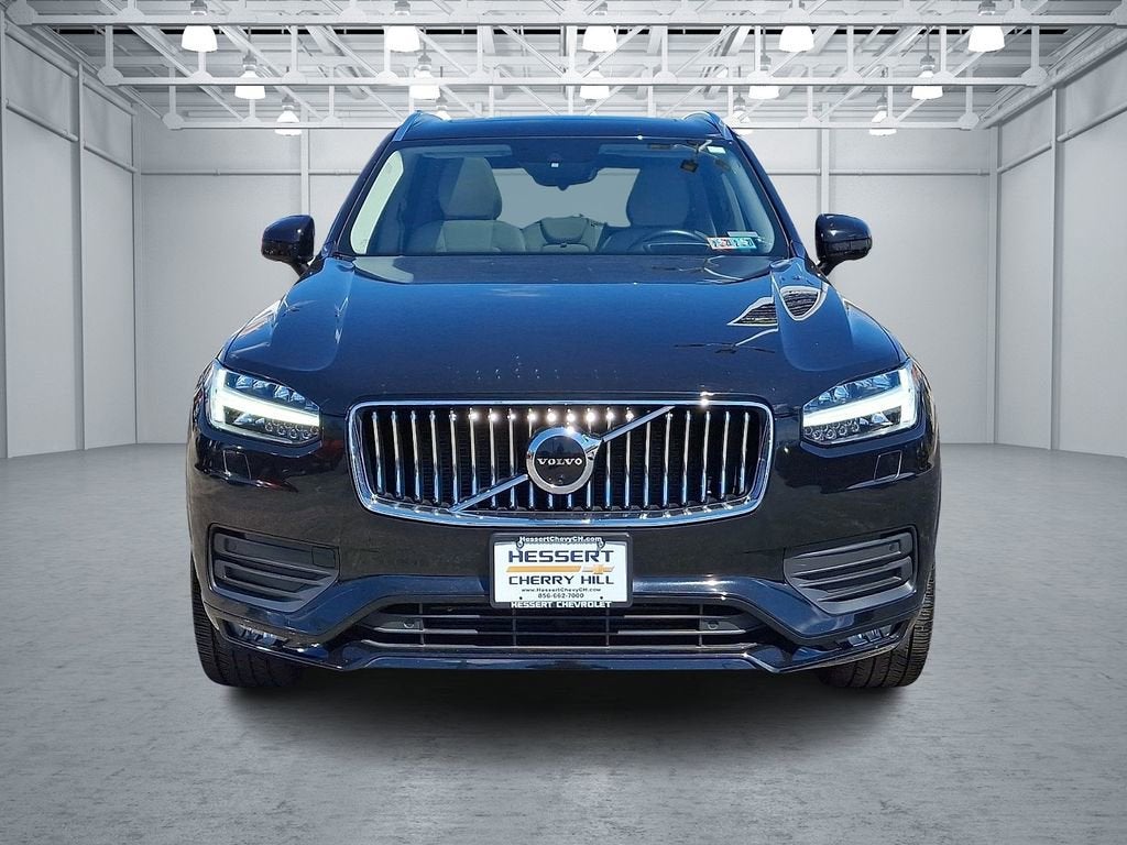 2022 Volvo XC90 T6 Momentum 7 Passenger
