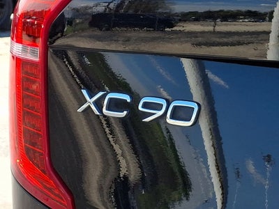 2022 Volvo XC90 T6 Momentum 7 Passenger