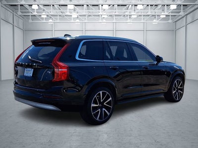 2022 Volvo XC90 T6 Momentum 7 Passenger