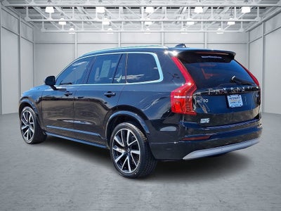 2022 Volvo XC90 T6 Momentum 7 Passenger